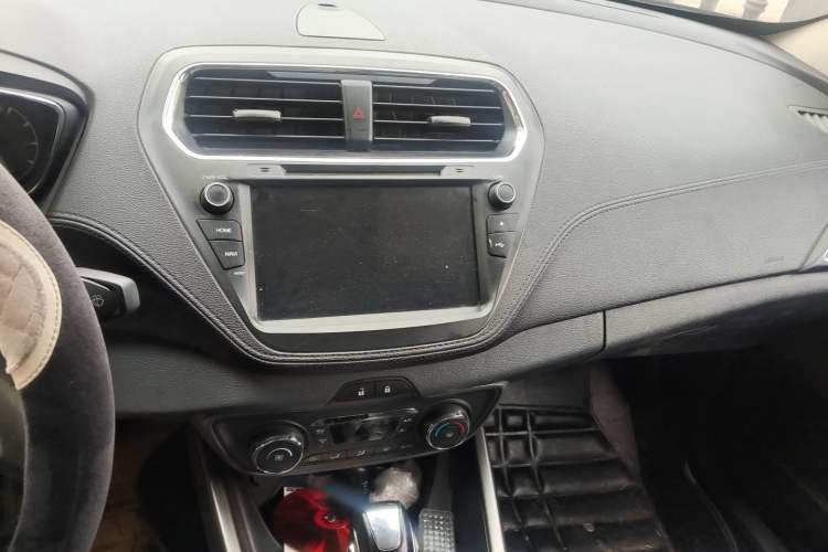 Used Ford Escort 2017 1.5L Automatic Comfort Model Audio And AC Panel