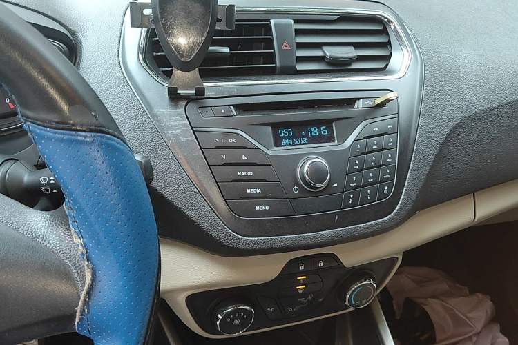 Used Ford Escort 2017 Revised Version 1.5L Automatic Comfort Edition Audio And AC Panel