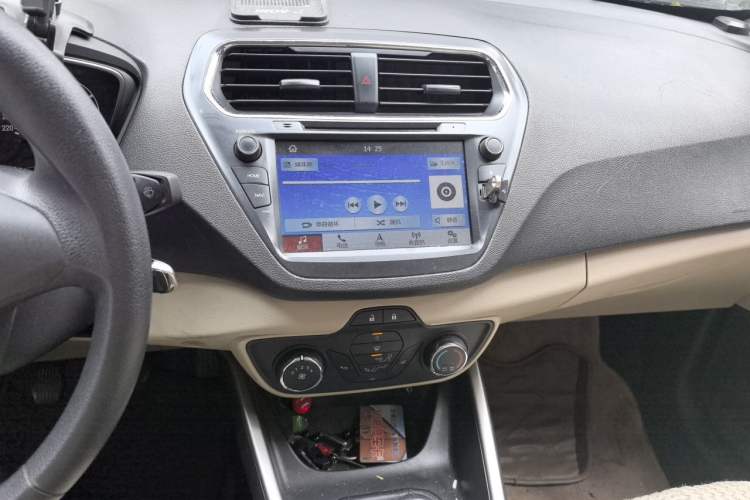 Used Ford Escort 2017 1.5L Manual Comfort Model Audio And AC Panel