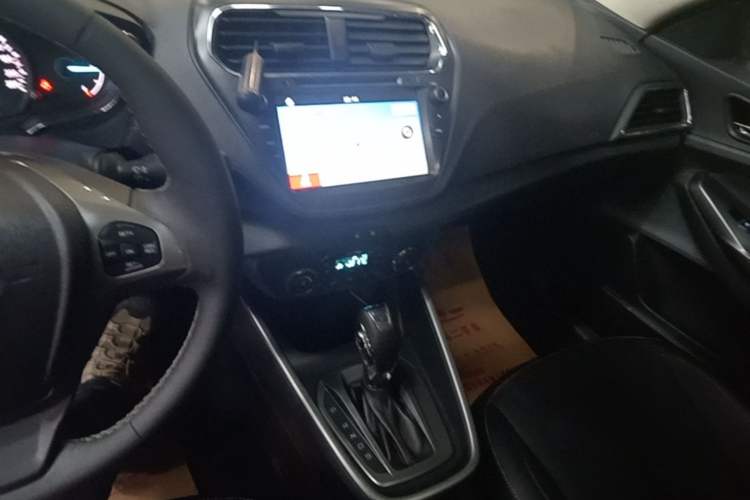 Used Ford Escort 2017 Happiness Edition 1.5L Automatic Fashion Version Audio And AC Panel