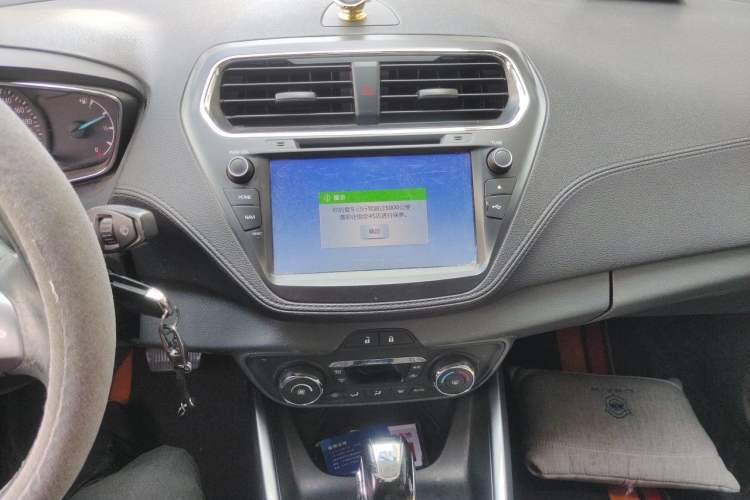 Used Ford Escort 2017 Happiness Edition 1.5L Automatic Fashion Version Audio And AC Panel