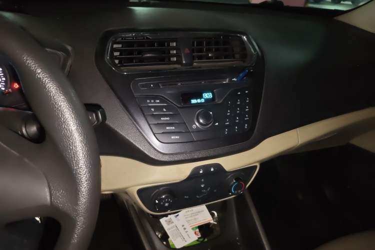 Used Ford Escort 2017 1.5L Manual Comfort Model Audio And AC Panel