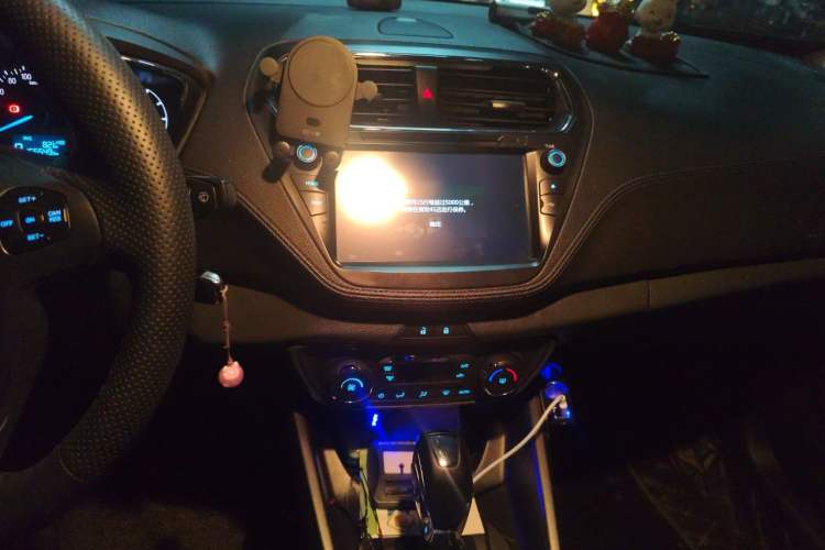 Used Ford Escort 2017 Happiness Edition 1.5L Automatic Fashion Version Audio And AC Panel