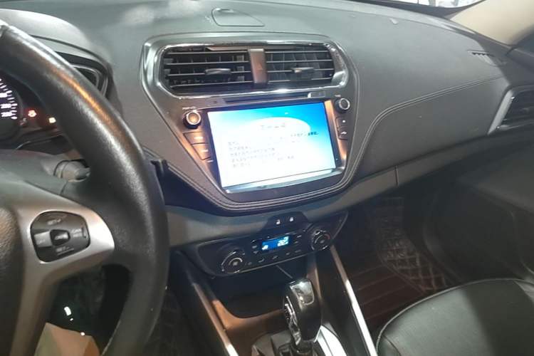 Used Ford Escort 2017 Happiness Edition 1.5L Automatic Fashion Version Audio And AC Panel