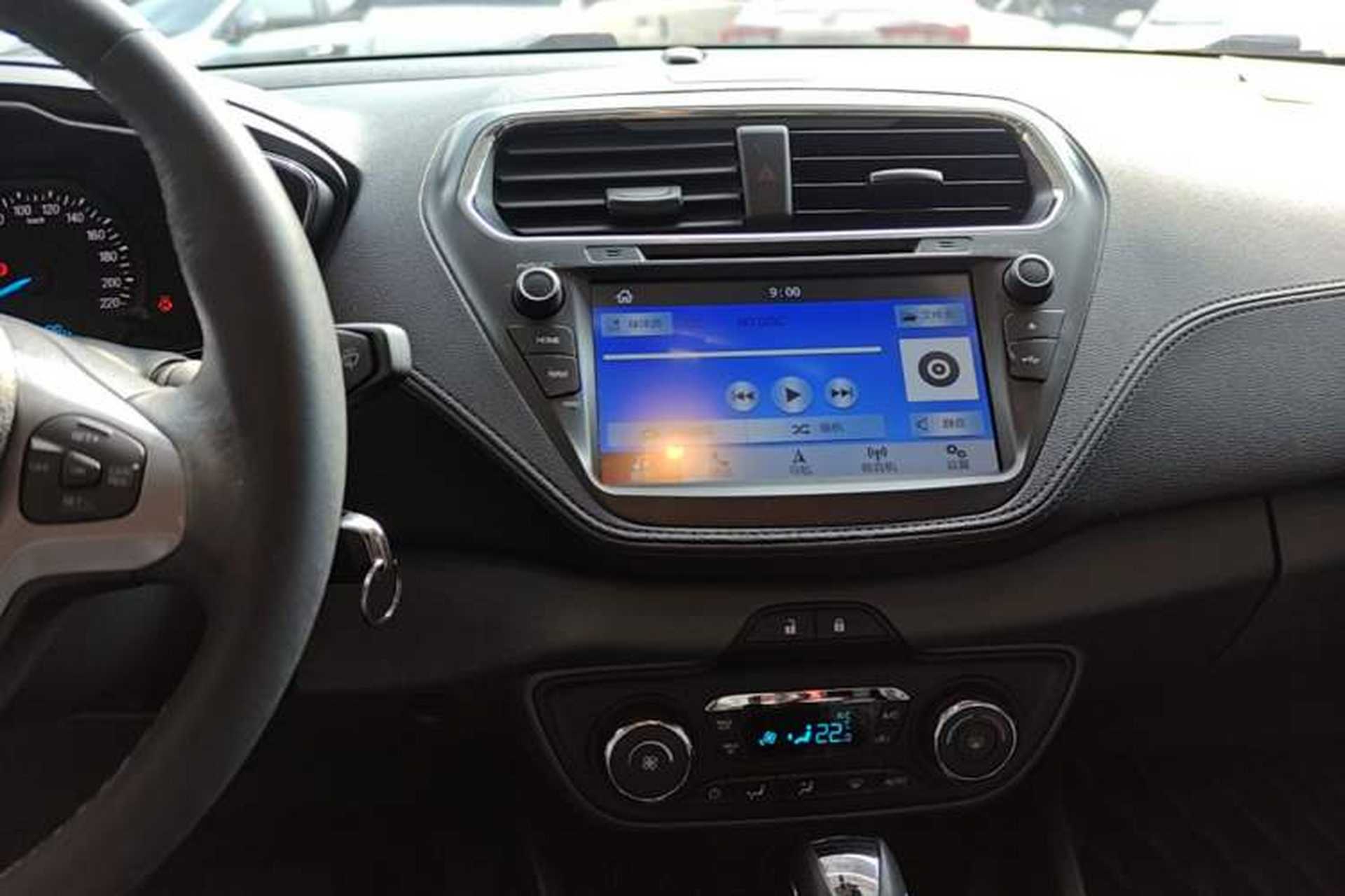 Used Ford Escort 2017 Happiness Edition 1.5L Automatic Fashion Version Audio And AC Panel