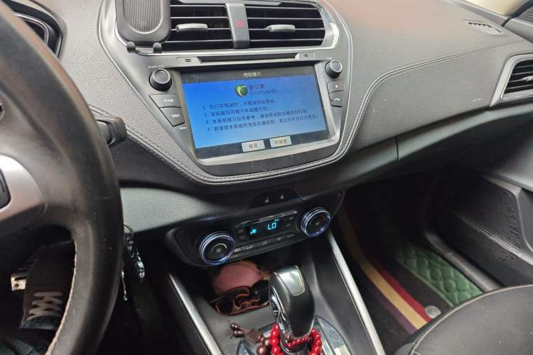 Used Ford Escort 2017 Happiness Edition 1.5L Automatic Fashion Version Audio And AC Panel