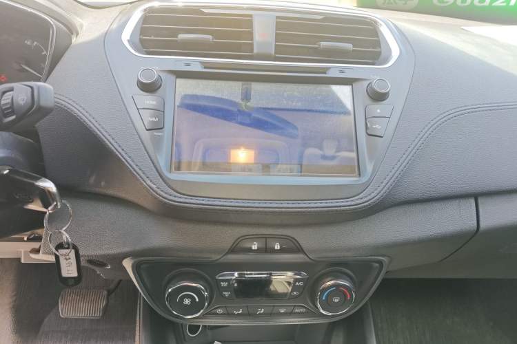 Used Ford Escort 2017 Happiness Edition 1.5L Automatic Fashion Version Audio And AC Panel
