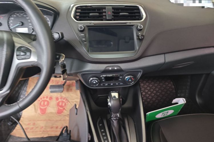 Used Ford Escort 2017 Happiness Edition 1.5L Automatic Fashion Version Audio And AC Panel