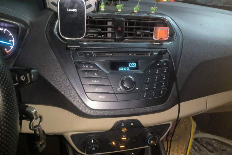 Used Ford Escort 2017 1.5L Manual Comfort Model Audio And AC Panel
