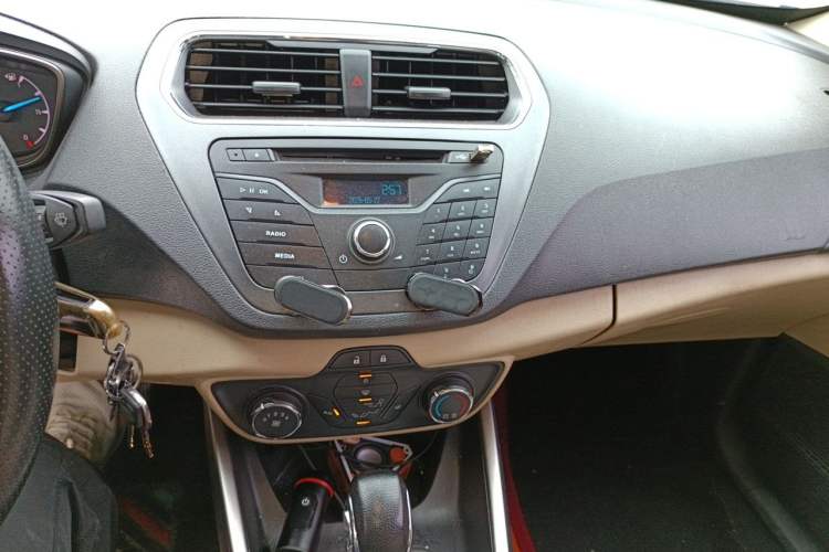 Used Ford Escort 2017 Revised Version 1.5L Automatic Comfort Edition Audio And AC Panel