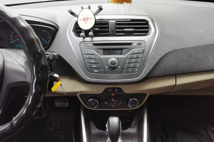 Used Ford Escort 2017 Revised Version 1.5L Automatic Comfort Edition Audio And AC Panel