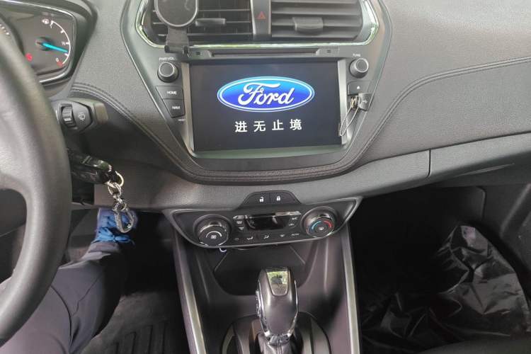 Used Ford Escort 2017 Happiness Edition 1.5L Automatic Fashion Version Audio And AC Panel