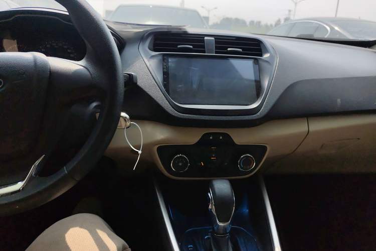 Used Ford Escort 2017 Revised Version 1.5L Automatic Comfort Edition Audio And AC Panel