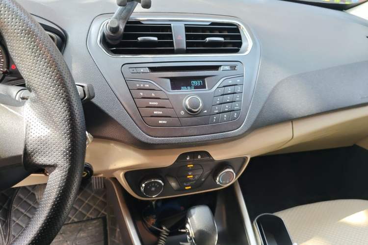 Used Ford Escort 2017 1.5L Automatic Comfort Model Audio And AC Panel