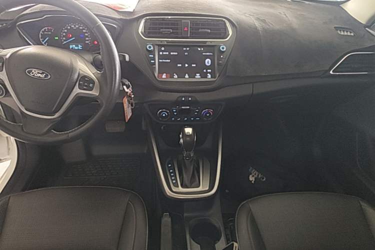 Used Ford Escort 2017 Happiness Edition 1.5L Automatic Fashion Version Audio And AC Panel