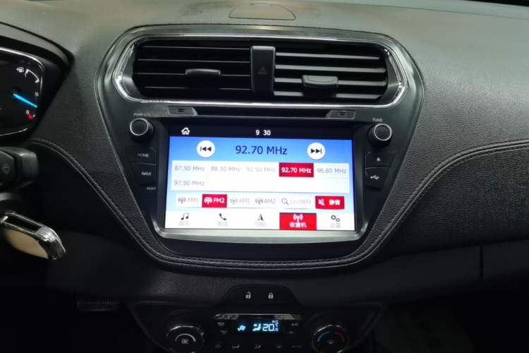 Used Ford Escort 2017 Happiness Edition 1.5L Automatic Fashion Version Audio And AC Panel