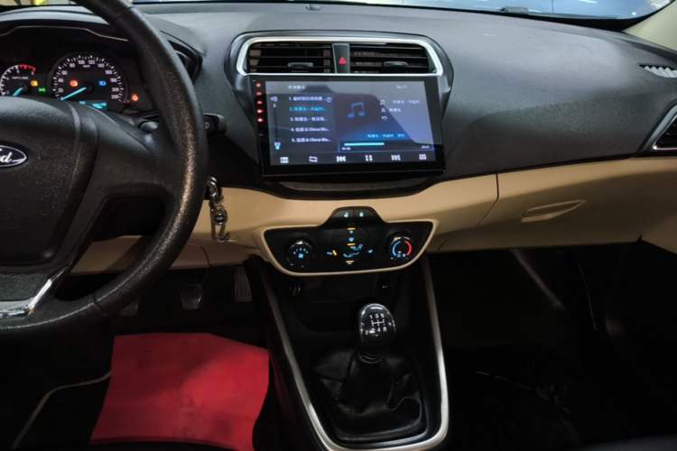 Used Ford Escort 2017 Revised Version 1.5L Manual Comfort Edition Audio And AC Panel