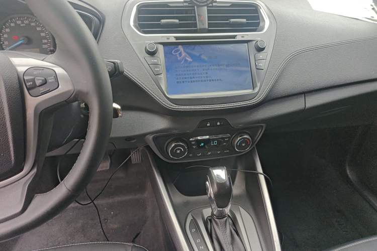 Used Ford Escort 2017 Happiness Edition 1.5L Automatic Fashion Version Audio And AC Panel