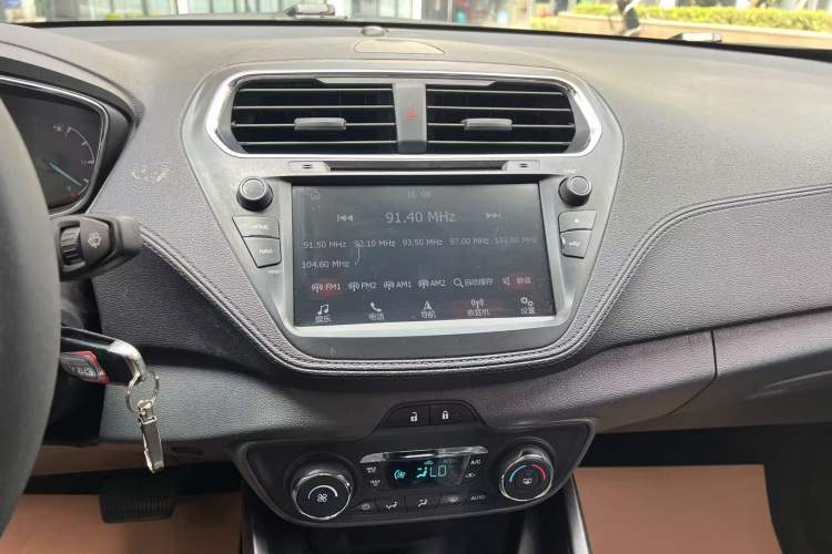 Used Ford Escort 2017 Happiness Edition 1.5L Automatic Fashion Version Audio And AC Panel