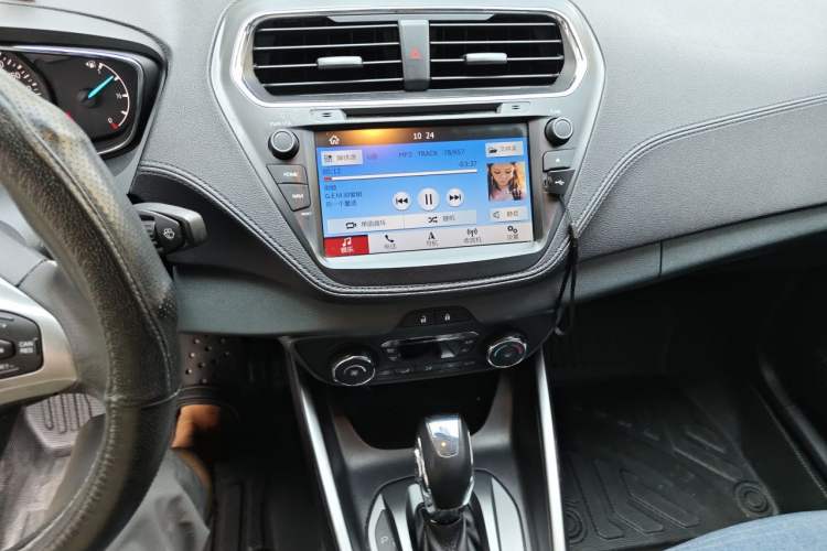 Used Ford Escort 2017 Happiness Edition 1.5L Automatic Fashion Version Audio And AC Panel