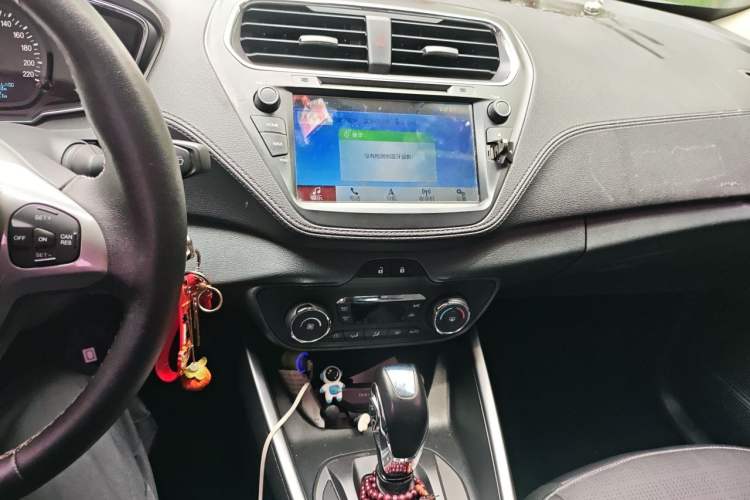 Used Ford Escort 2017 Happiness Edition 1.5L Automatic Fashion Version Audio And AC Panel