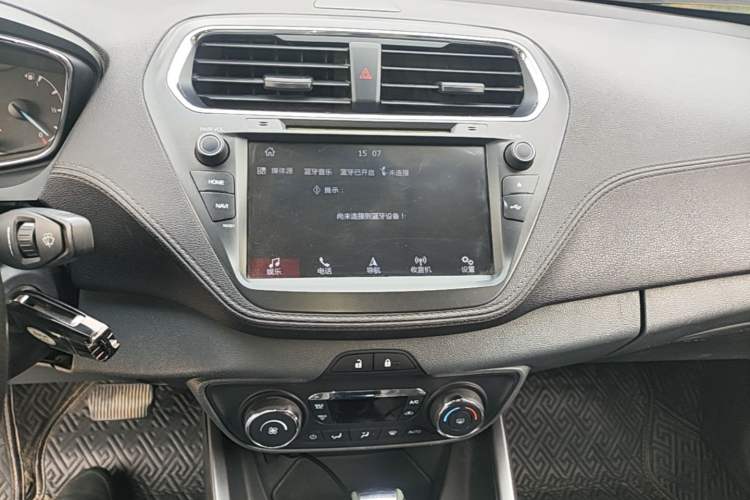 Used Ford Escort 2017 Happiness Edition 1.5L Automatic Fashion Version Audio And AC Panel