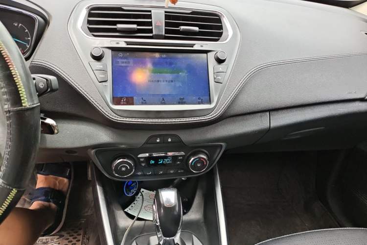 Used Ford Escort 2017 Happiness Edition 1.5L Automatic Fashion Version Audio And AC Panel