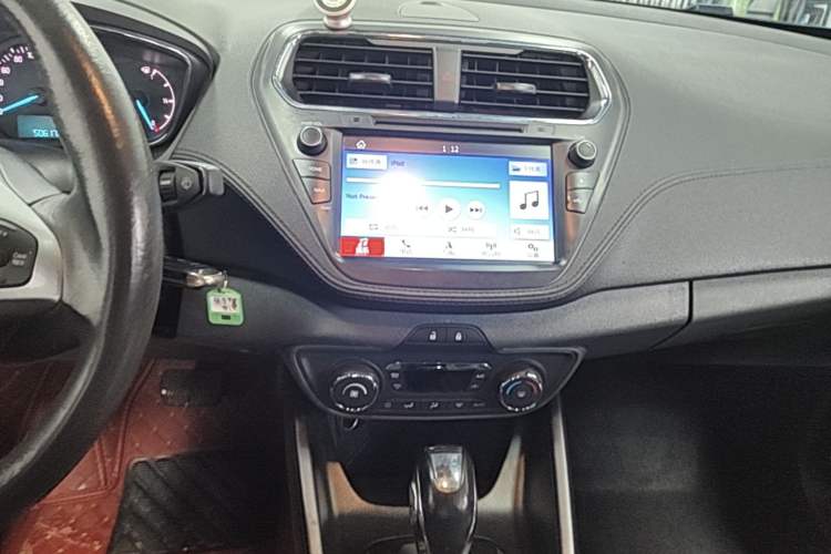 Used Ford Escort 2017 Happiness Edition 1.5L Automatic Fashion Version Audio And AC Panel