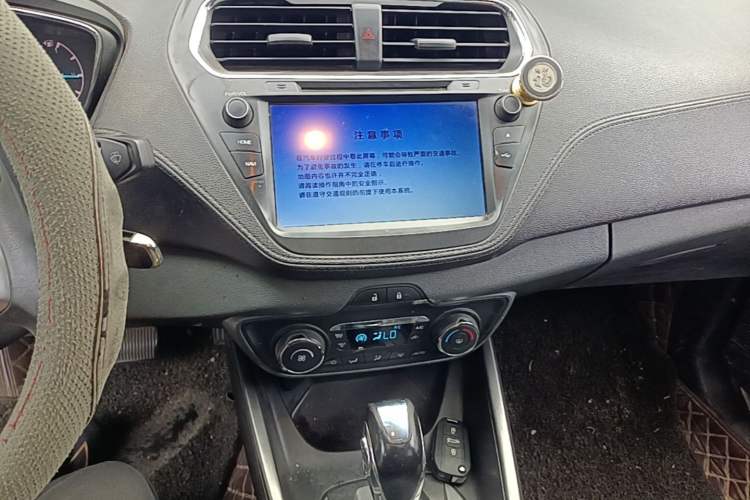 Used Ford Escort 2017 Happiness Edition 1.5L Automatic Fashion Version Audio And AC Panel
