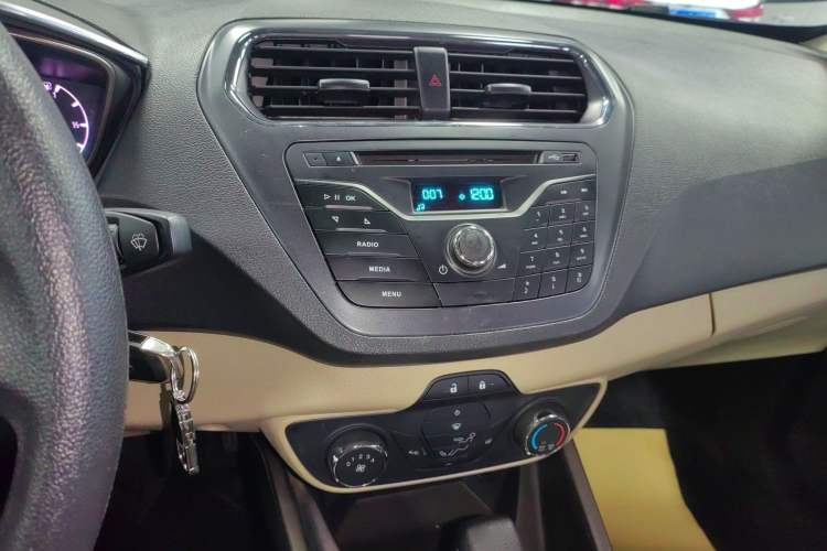 Used Ford Escort 2017 Revised Version 1.5L Automatic Comfort Edition Audio And AC Panel