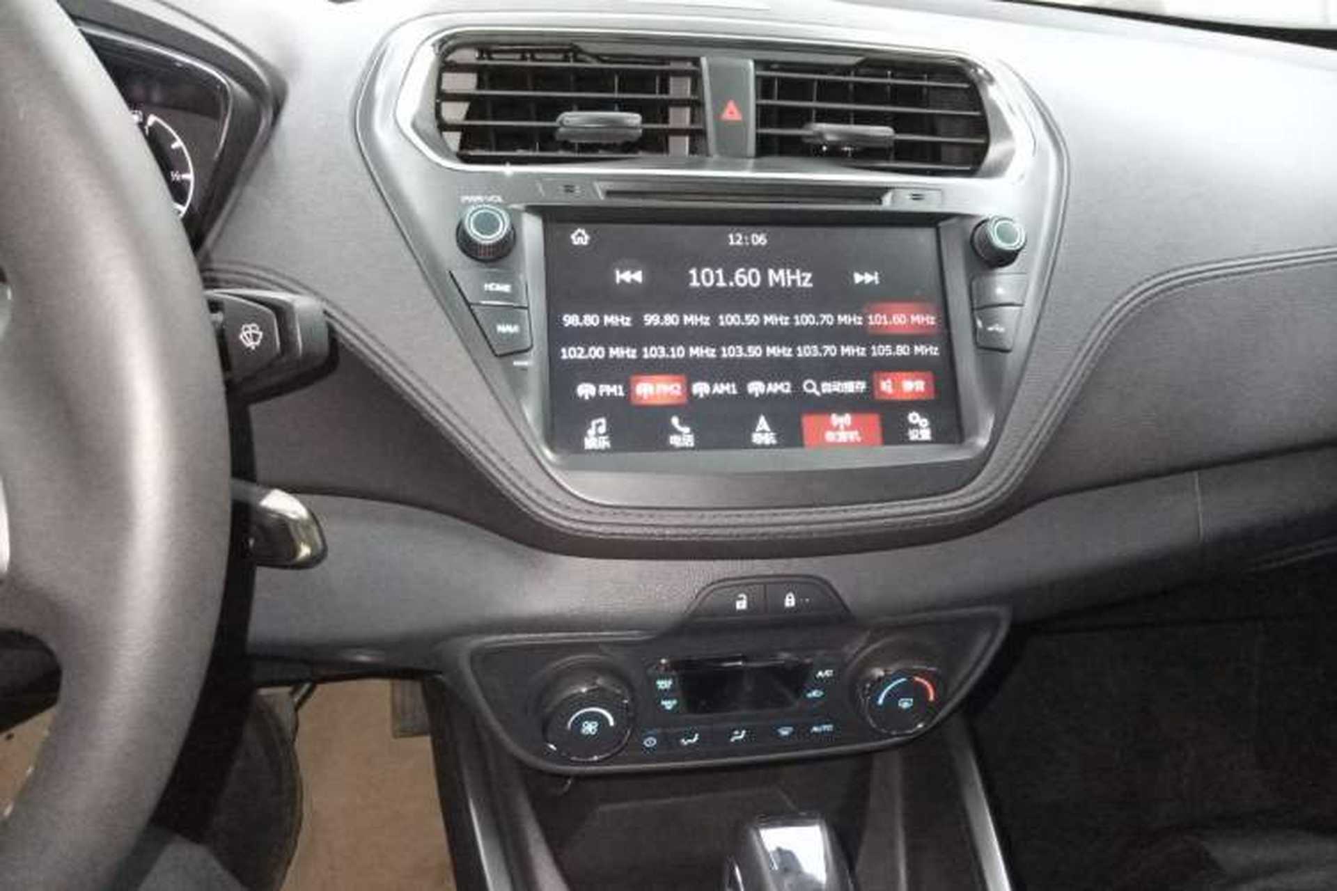 Used Ford Escort 2017 Happiness Edition 1.5L Automatic Fashion Version Audio And AC Panel
