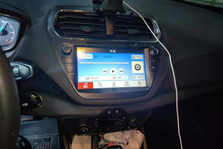 Used Ford Escort 2017 Happiness Edition 1.5L Automatic Fashion Version Audio And AC Panel