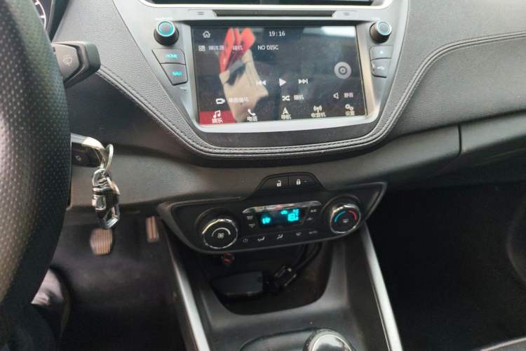 Used Ford Escort 2017 Happy Edition 1.5L Manual Fashion Model Audio And AC Panel