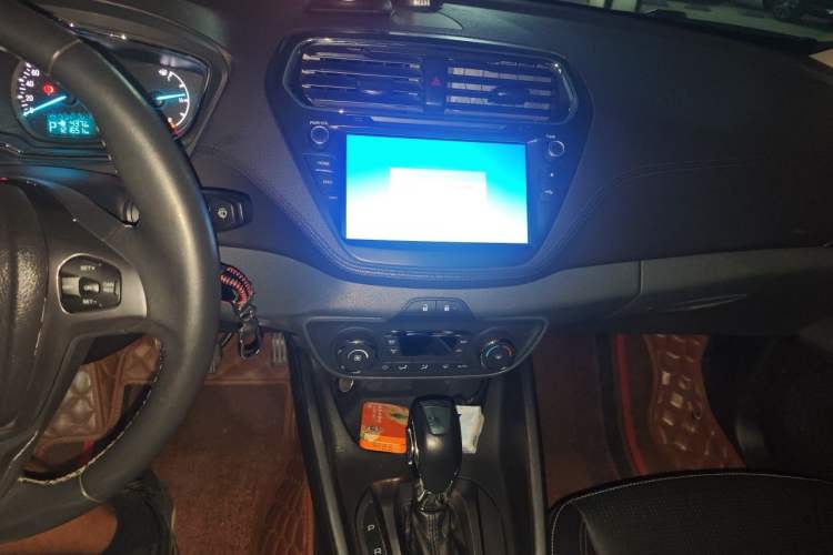 Used Ford Escort 2017 Happiness Edition 1.5L Automatic Fashion Version Audio And AC Panel