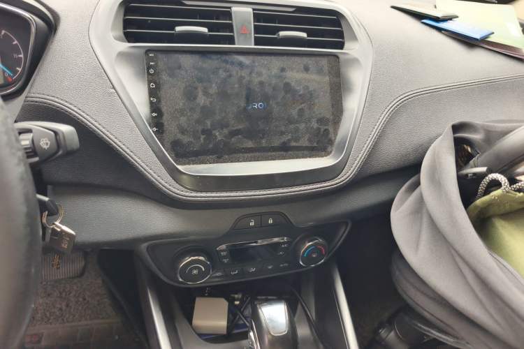 Used Ford Escort 2017 Happiness Edition 1.5L Automatic Fashion Version Audio And AC Panel