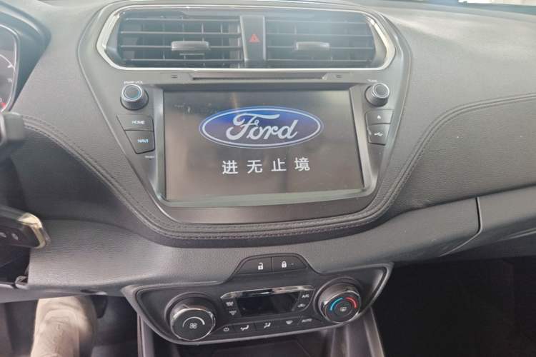 Used Ford Escort 2017 Happiness Edition 1.5L Automatic Fashion Version Audio And AC Panel