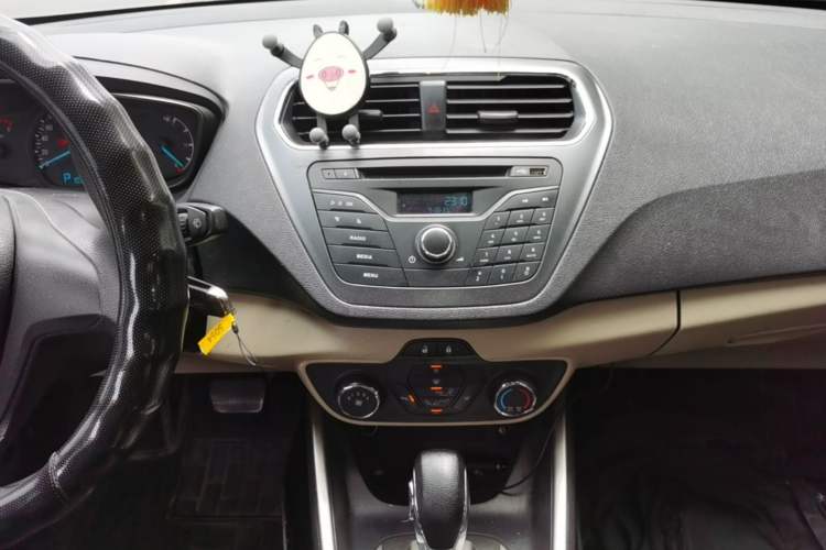Used Ford Escort 2017 Revised Version 1.5L Automatic Comfort Edition Audio And AC Panel