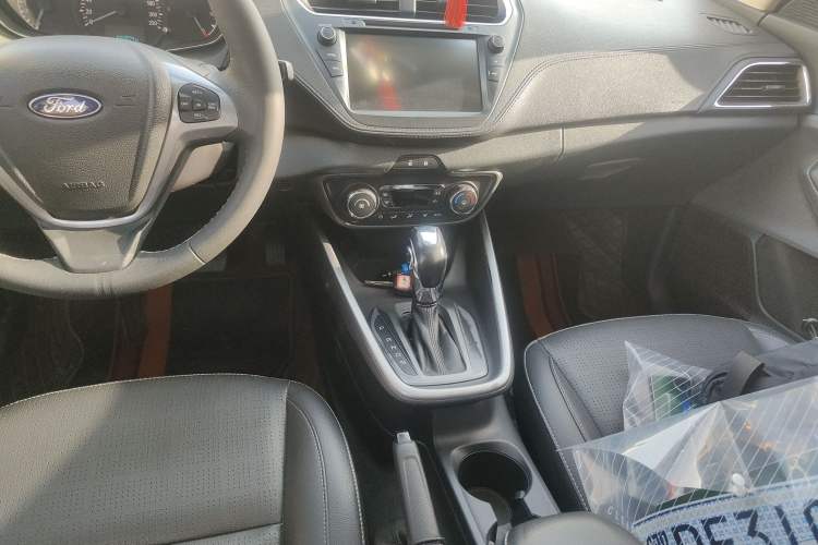 Used Ford Escort 2017 Happiness Edition 1.5L Automatic Fashion Version Audio And AC Panel
