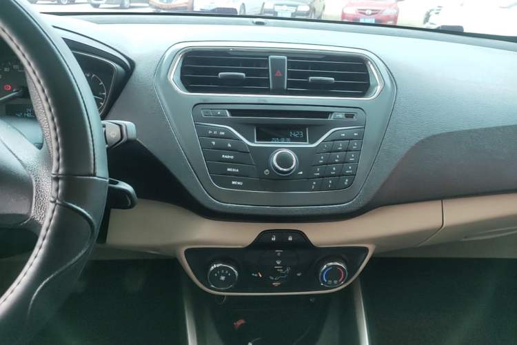 Used Ford Escort 2017 1.5L Manual Comfort Model Audio And AC Panel