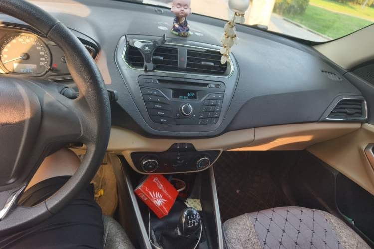 Used Ford Escort 2017 1.5L Manual Comfort Model Audio And AC Panel