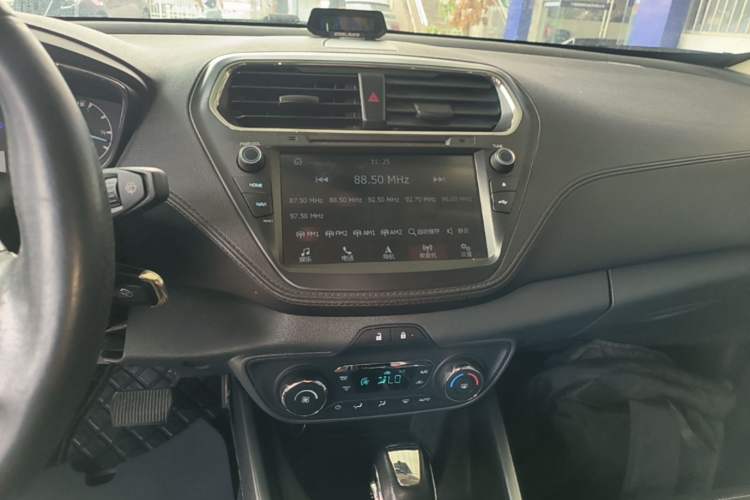 Used Ford Escort 2017 Happiness Edition 1.5L Automatic Fashion Version Audio And AC Panel