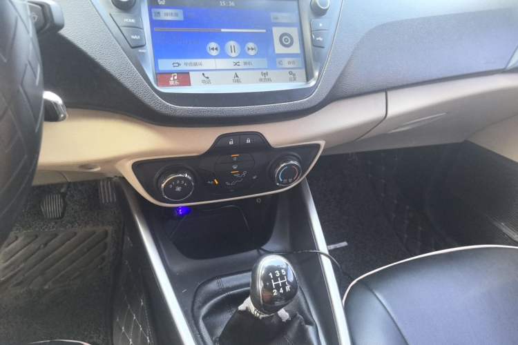 Used Ford Escort 2017 1.5L Manual Comfort Model Audio And AC Panel