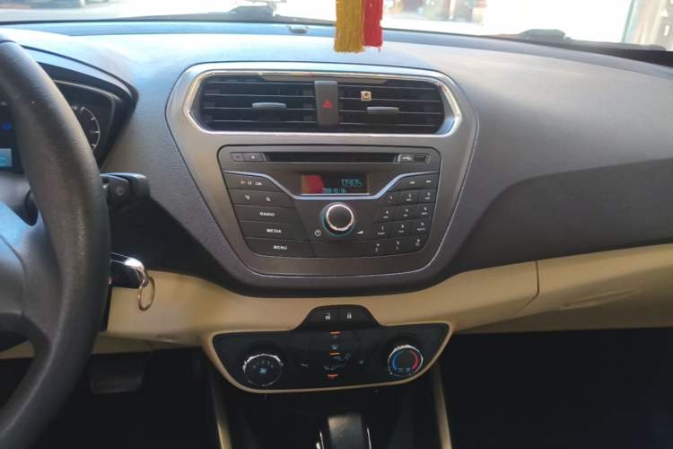 Used Ford Escort 2017 1.5L Automatic Comfort Model Audio And AC Panel