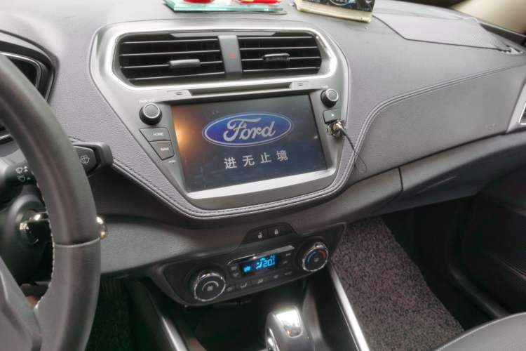 Used Ford Escort 2017 Happiness Edition 1.5L Automatic Fashion Version Audio And AC Panel