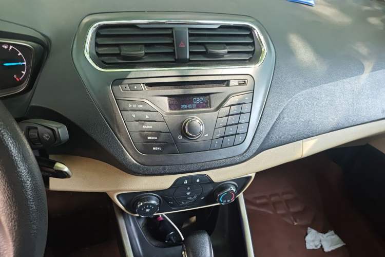 Used Ford Escort 2017 Revised Version 1.5L Automatic Comfort Edition Audio And AC Panel