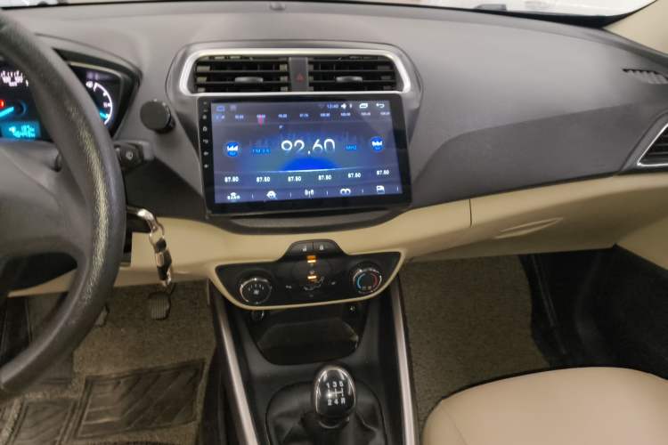 Used Ford Escort 2017 Revised Version 1.5L Manual Comfort Edition Audio And AC Panel