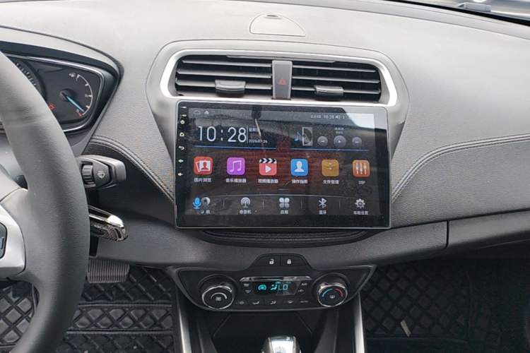 Used Ford Escort 2017 Happiness Edition 1.5L Automatic Fashion Version Audio And AC Panel