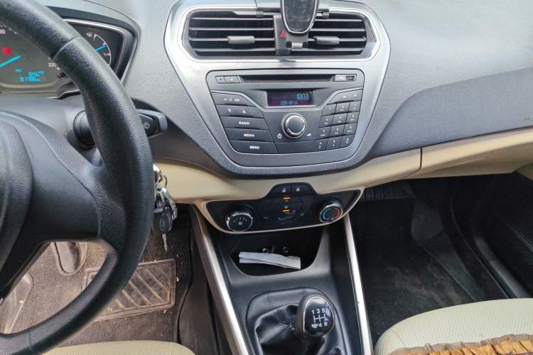 Used Ford Escort 2017 1.5L Manual Comfort Model Audio And AC Panel