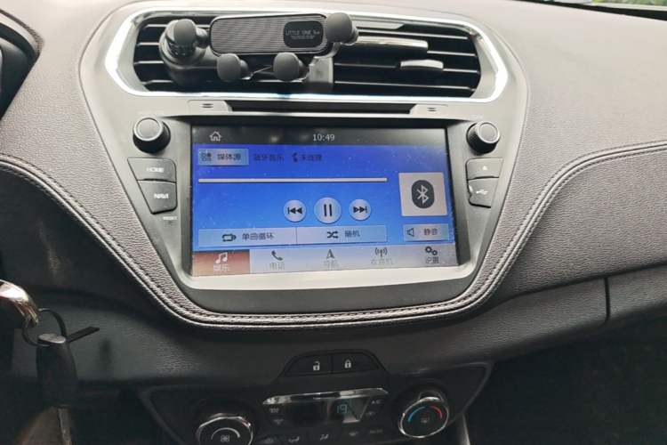 Used Ford Escort 2017 Happiness Edition 1.5L Automatic Fashion Version Audio And AC Panel