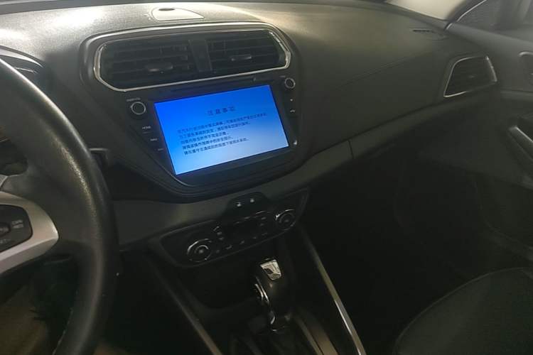 Used Ford Escort 2017 Happiness Edition 1.5L Automatic Fashion Version Audio And AC Panel
